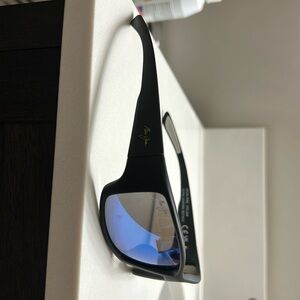 Maui Jim local kine polarized glasses